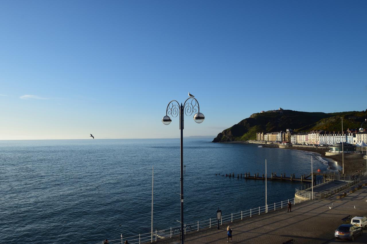Awel Mor Holiday Apartment Aberystwyth Bagian luar foto